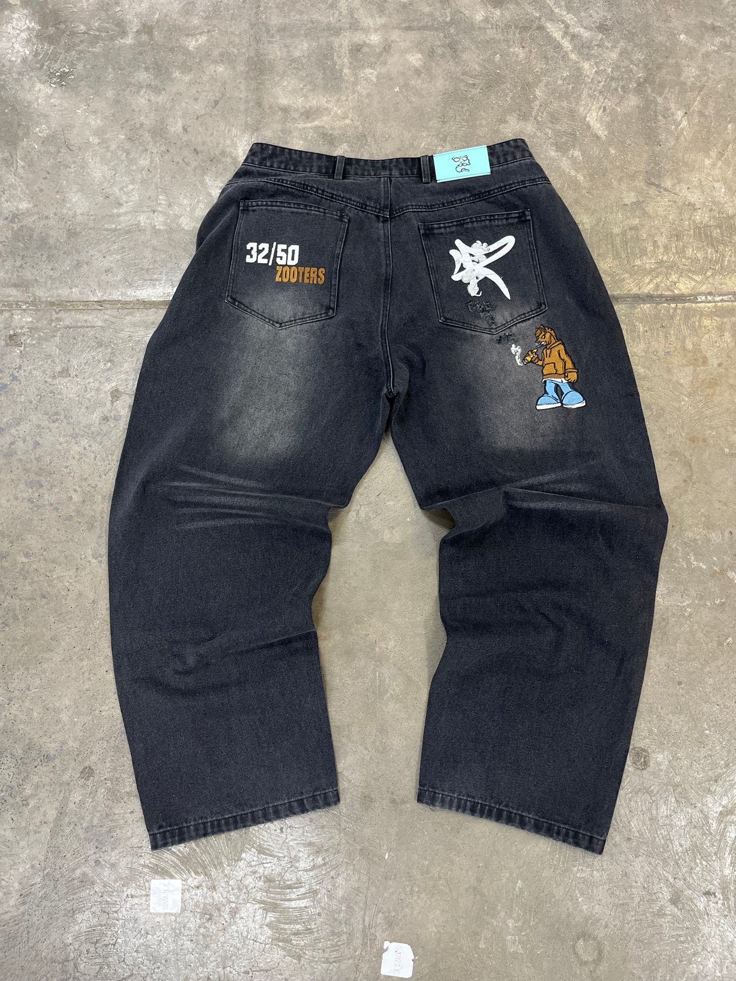 32/50 'ZOOTERS' DENIM