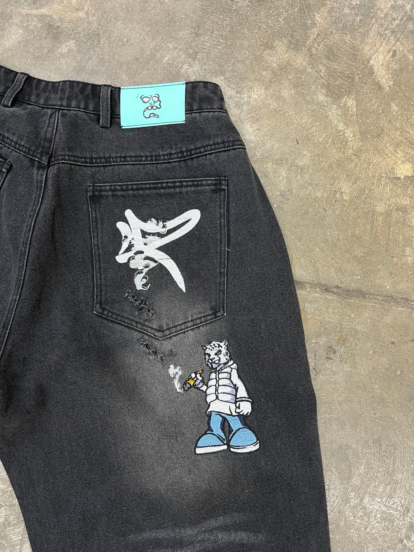 42/50 'ZOOTERS' DENIM