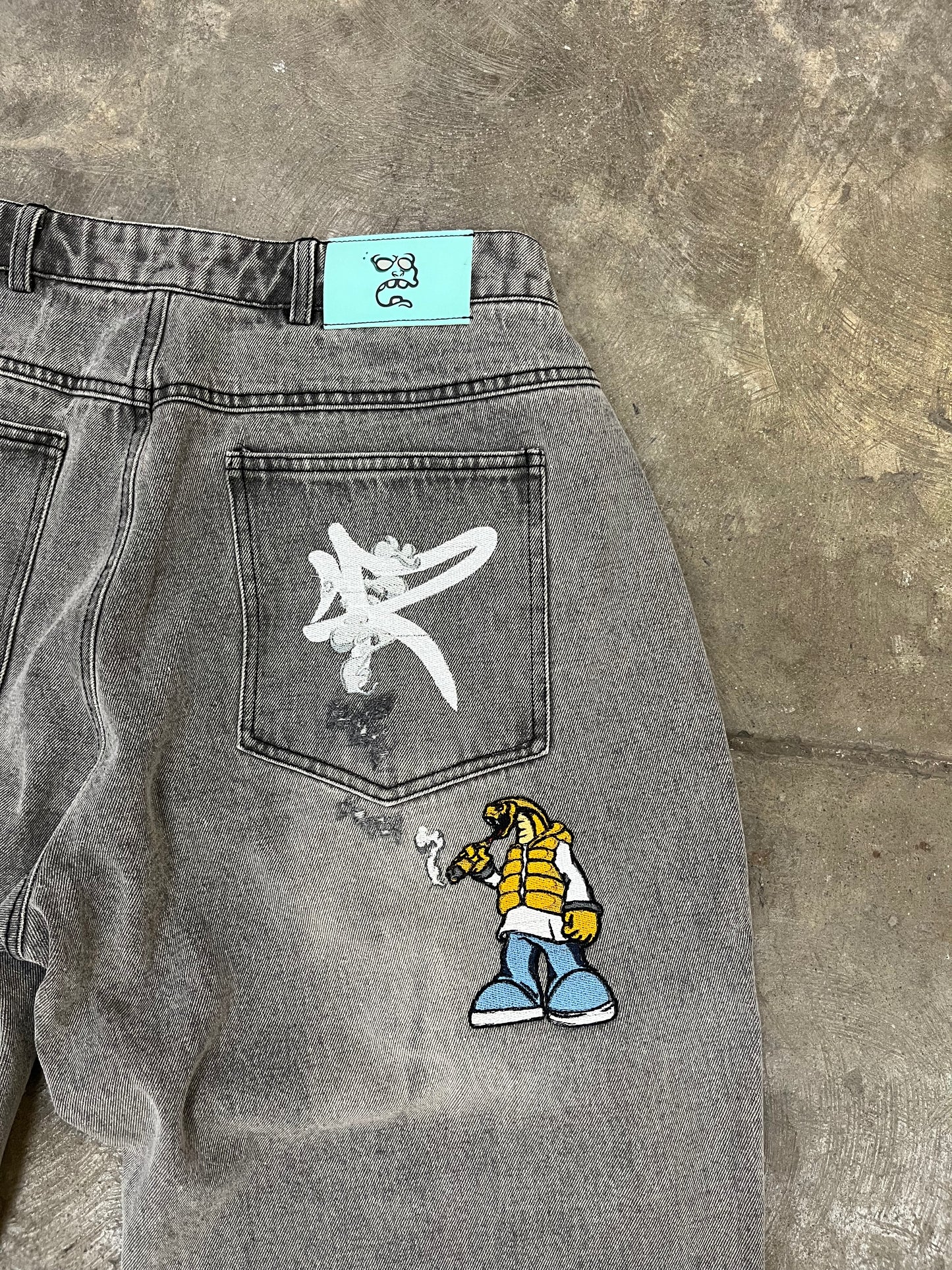 44/50 'ZOOTERS' DENIM